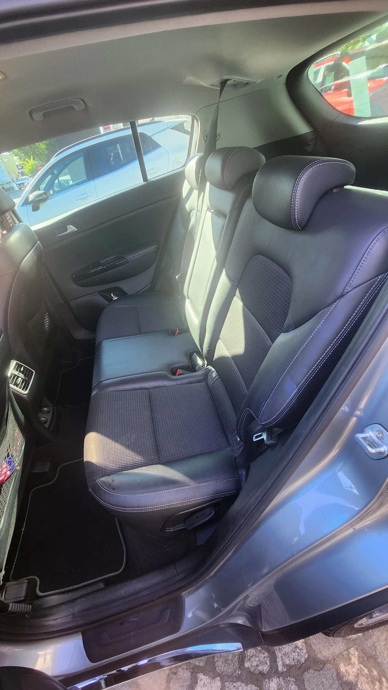 Kia Sportage, снимка 11 - Автомобили и джипове - 56354774