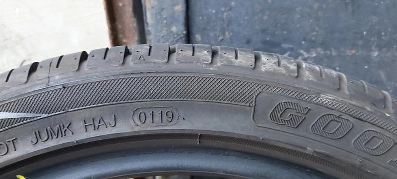 Гуми Летни 235/40R18, снимка 6 - Гуми и джанти - 31788161