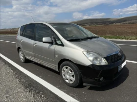Toyota Corolla verso 1.6 Газ/бензин КЛИМАТИК, снимка 9