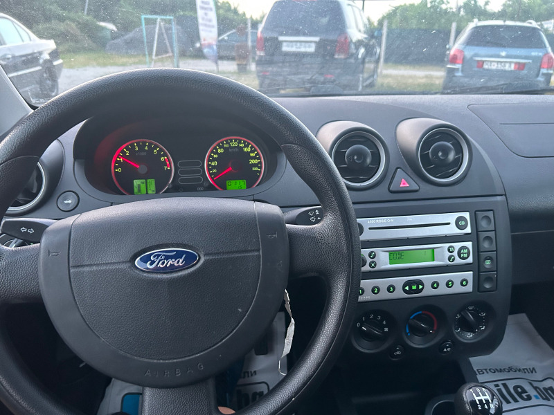 Ford Fiesta 1.4 i, снимка 12 - Автомобили и джипове - 46319135