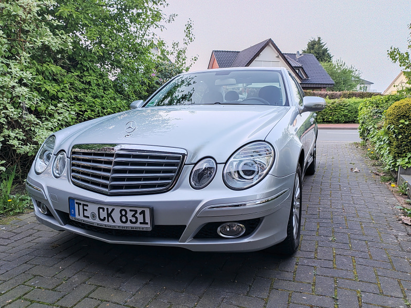 Mercedes-Benz E 200, снимка 1 - Автомобили и джипове - 46471767