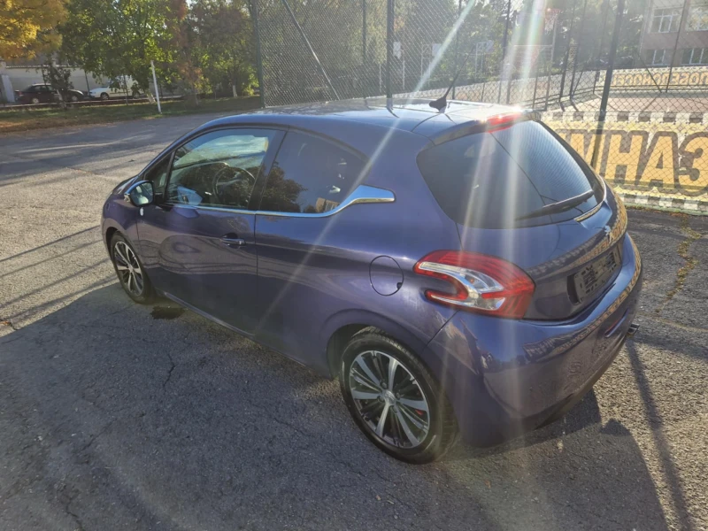 Peugeot 208 1.6 Hdi, снимка 5 - Автомобили и джипове - 47821572