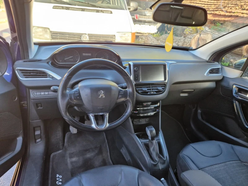 Peugeot 208 1.6 Hdi, снимка 8 - Автомобили и джипове - 47821572