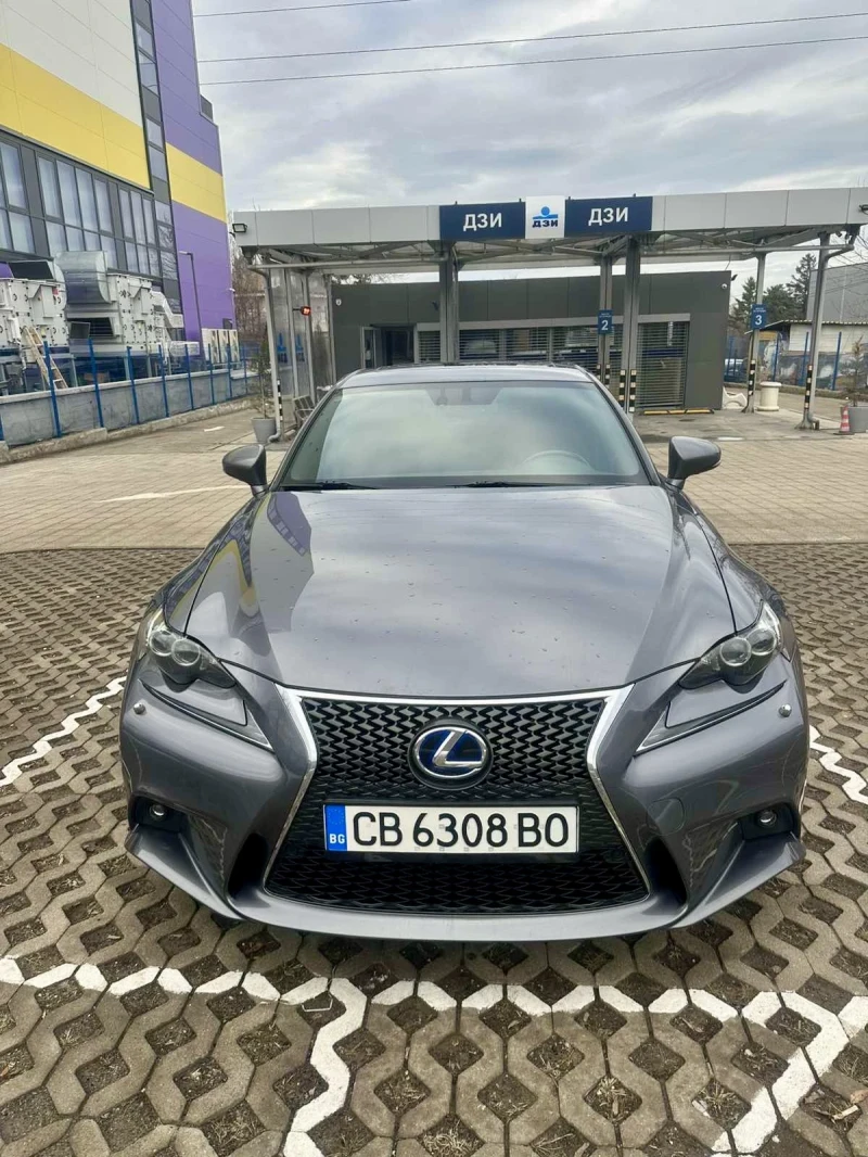 Lexus IS 300h F Sport, снимка 1 - Автомобили и джипове - 48800257