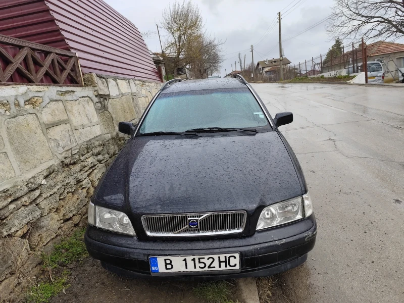 Volvo V40, снимка 1 - Автомобили и джипове - 49345095