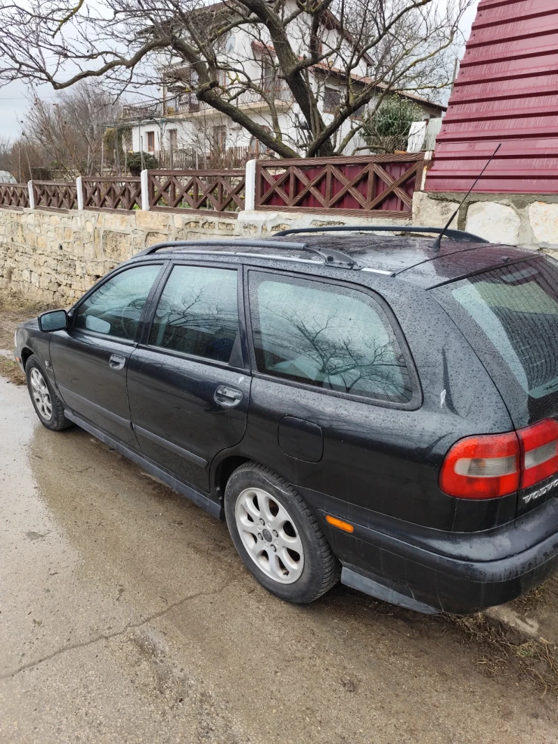 Volvo V40, снимка 3 - Автомобили и джипове - 49345095