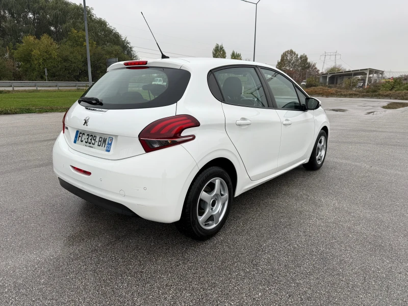 Peugeot 208 1.5hdi-топ състояние, снимка 6 - Автомобили и джипове - 49754093
