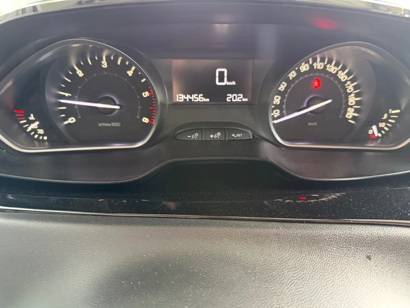 Peugeot 208 1.5hdi-топ състояние, снимка 14 - Автомобили и джипове - 49754093