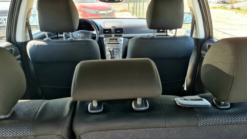 Toyota Avensis 1.8i VVT-I FACELIFT, снимка 14 - Автомобили и джипове - 52223634