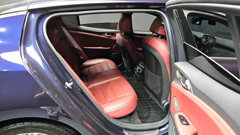 Kia Stinger 3.3T AWD GT, снимка 12 - Автомобили и джипове - 52688810