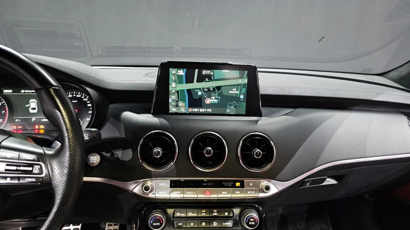 Kia Stinger 3.3T AWD GT, снимка 14 - Автомобили и джипове - 52688810