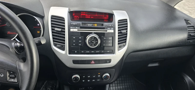 Kia Venga 1.4 90к.с. БЕНЗИН/ЛИЗИНГ/ТОП, снимка 12 - Автомобили и джипове - 52919199