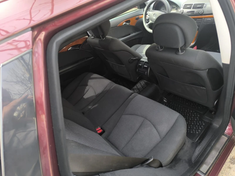 Mercedes-Benz E 220 W211, снимка 7 - Автомобили и джипове - 52983861