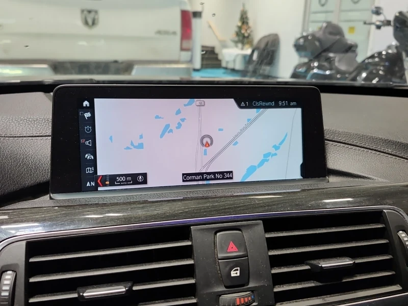 BMW 330 * * CARFAX * * АВТО КРЕДИТ * * , снимка 8 - Автомобили и джипове - 53122819