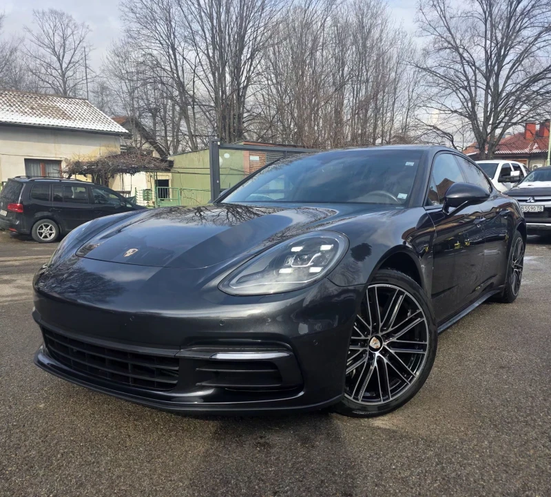Porsche Panamera 4