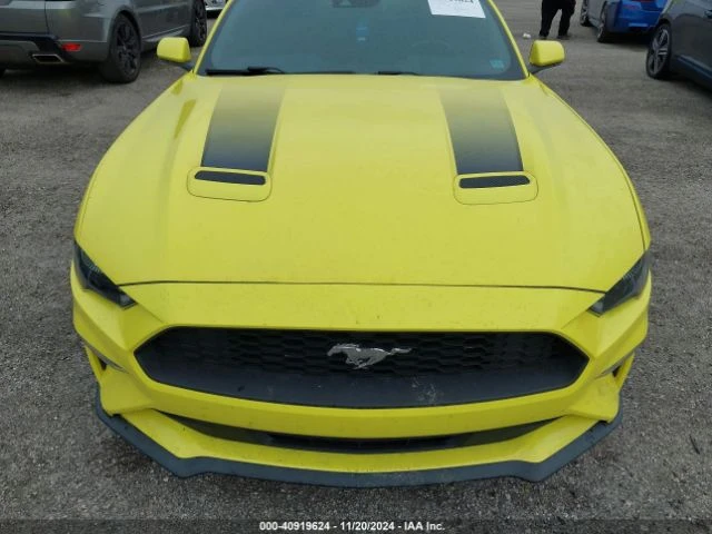 Ford Mustang , перфектен външен вид , снимка 2 - Автомобили и джипове - 48730250