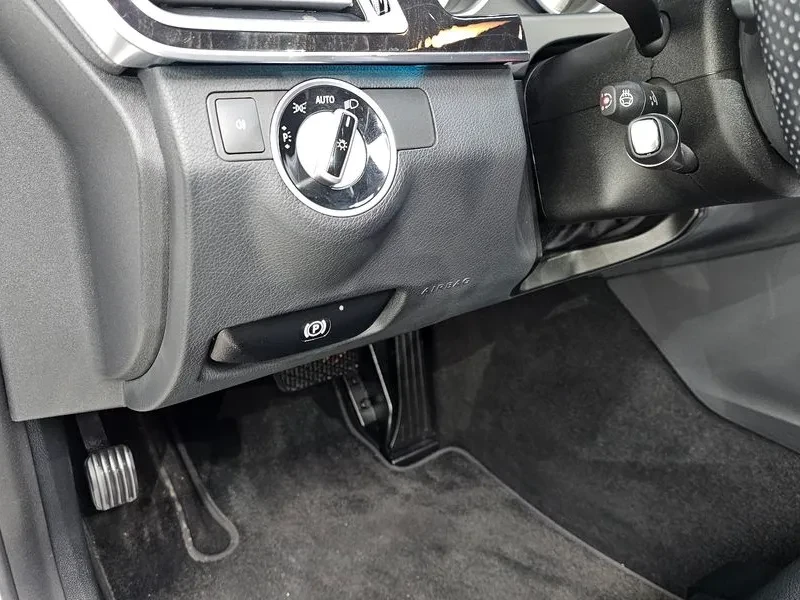 Mercedes-Benz E 220 Cdi Avantgarde, снимка 13 - Автомобили и джипове - 53873446