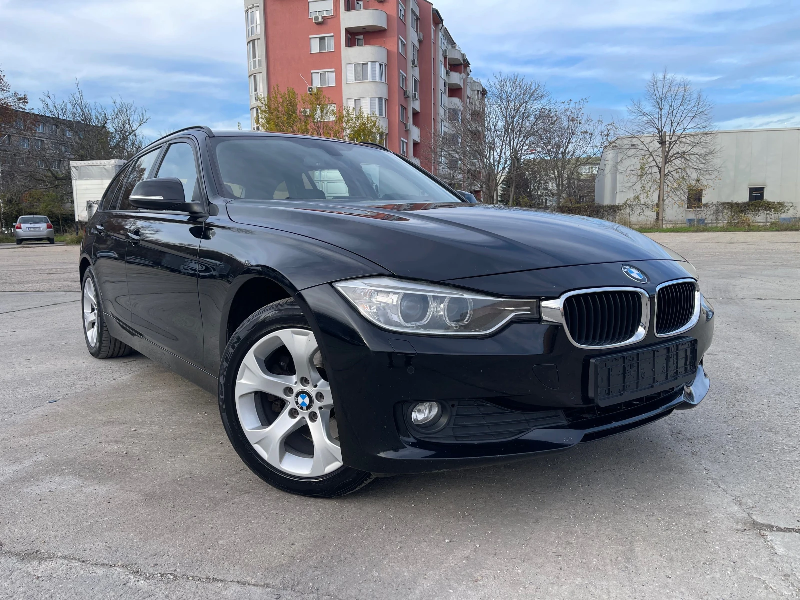 BMW 320 D 184k.c. X-DRIVE / АВТОМАТ / НАВИГАЦИЯ, снимка 1