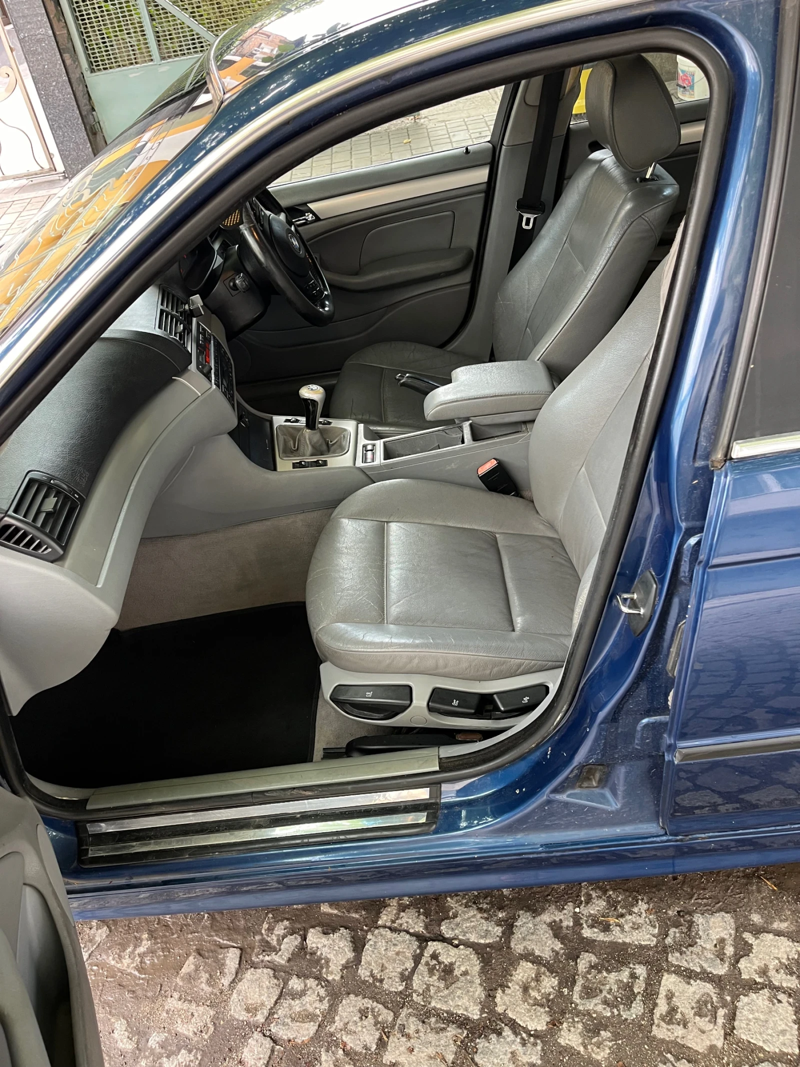 BMW 320  - изображение 8