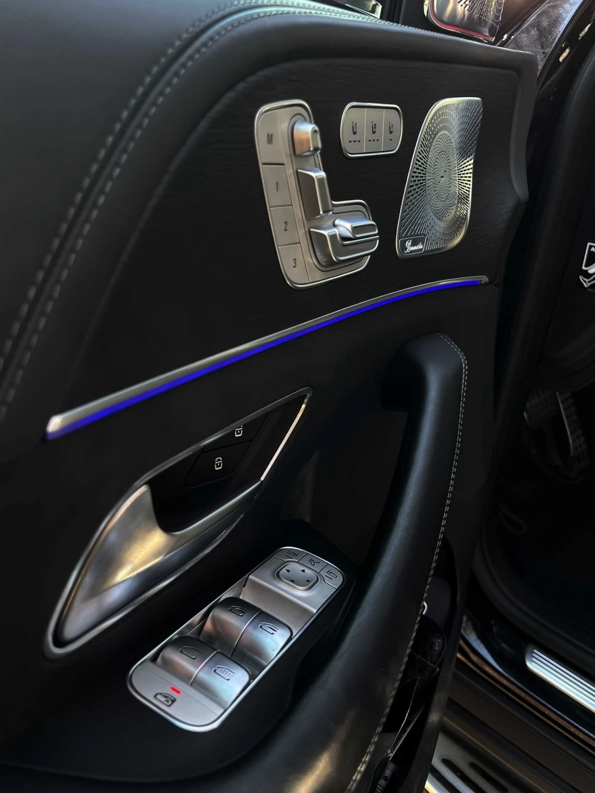 Mercedes-Benz GLS580 AMG, снимка 8 - Автомобили и джипове - 53480265