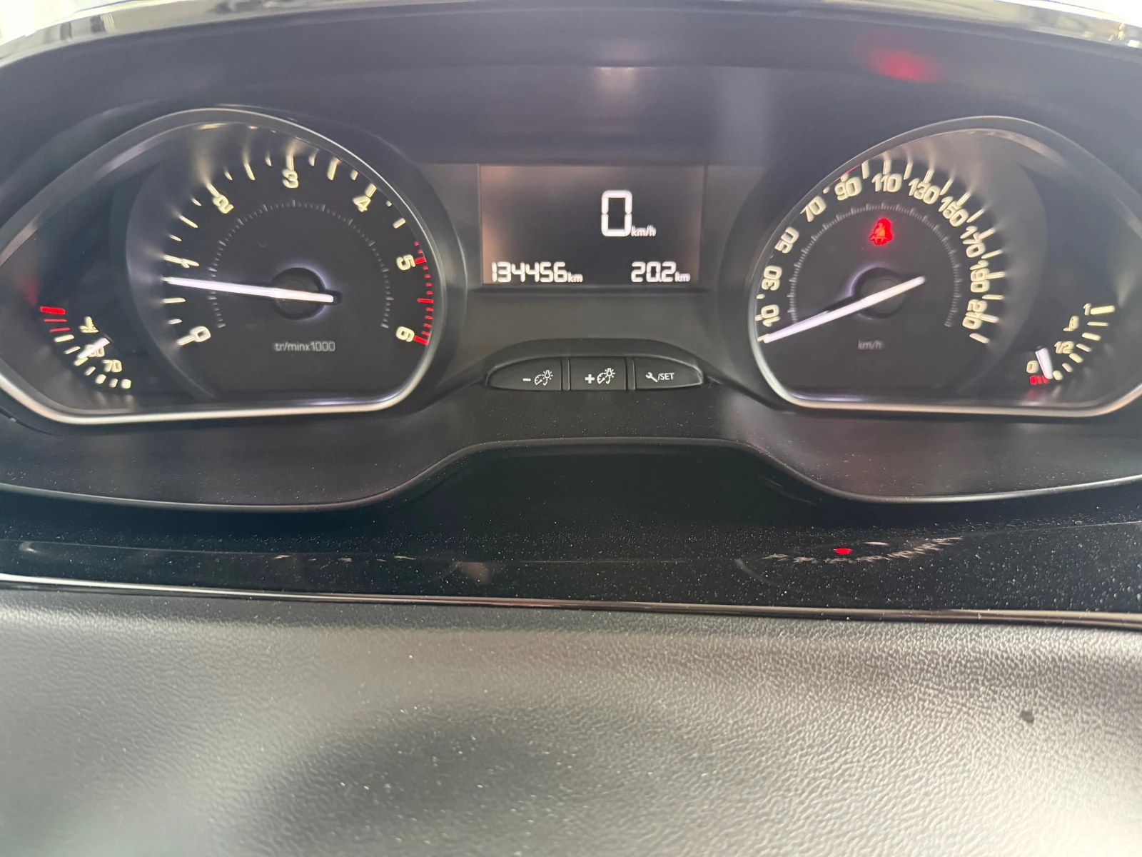 Peugeot 208 1.5hdi-  | Mobile.bg   15