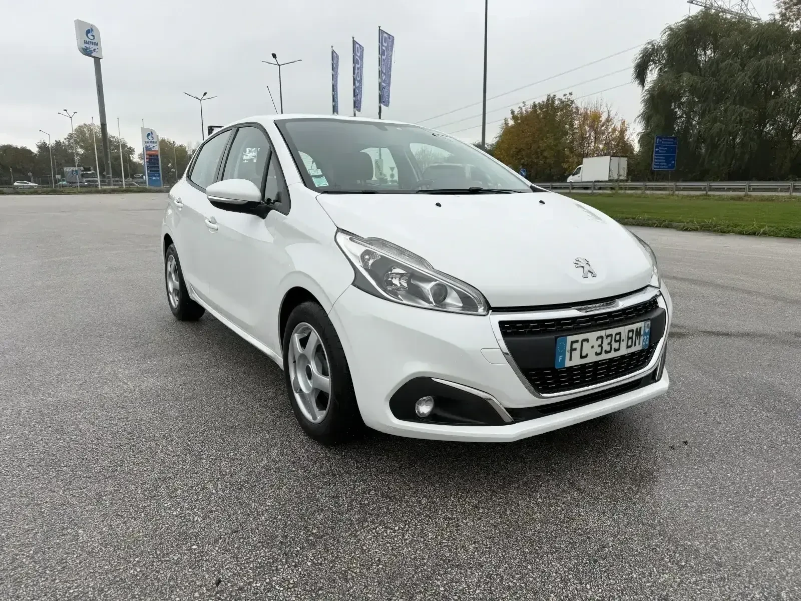 Peugeot 208 1.5hdi-  | Mobile.bg   1