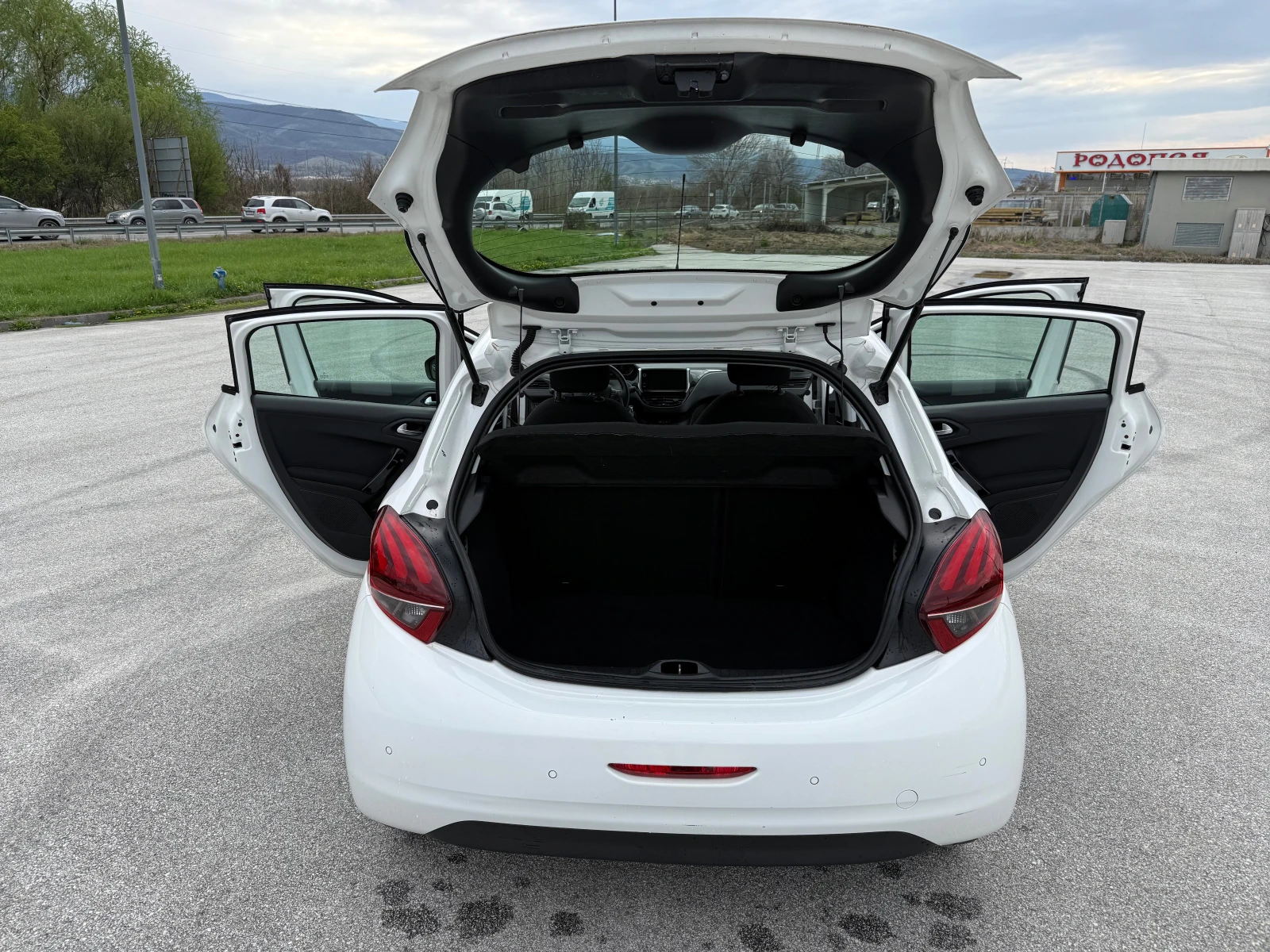 Peugeot 208 1.5hdi-  | Mobile.bg   12