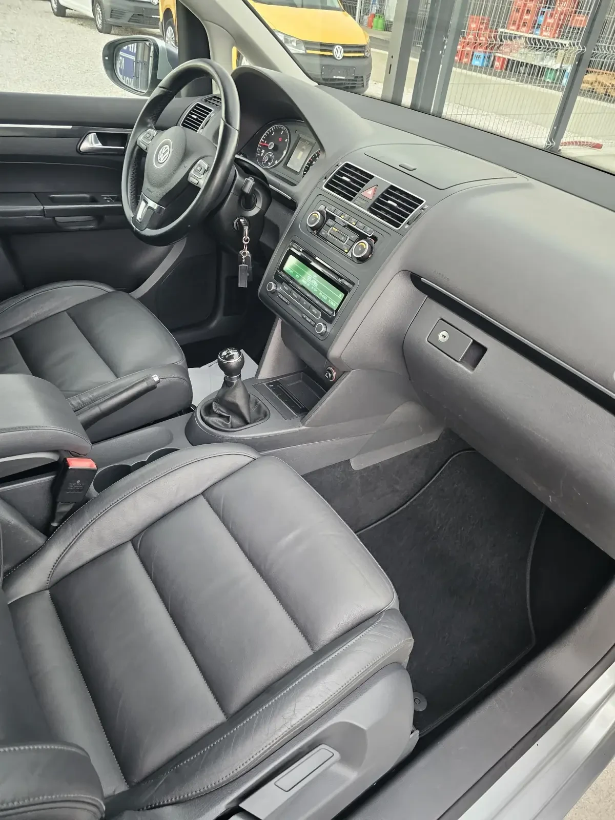 VW Touran 2.0TDI Highline DPF - изображение 9