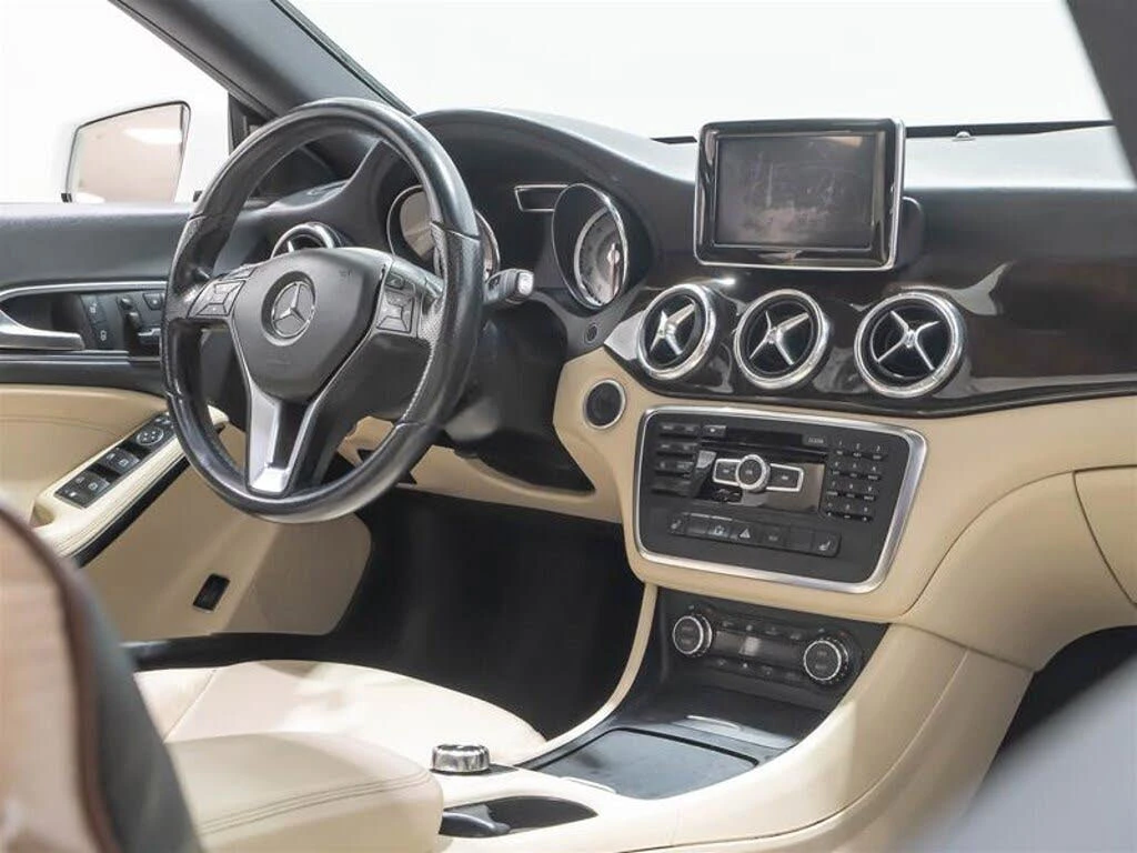 Mercedes-Benz CLA 250 * АВТО КРЕДИТ* ЦЕНА ДО БГ * СЕРВИЗНА ИСТОРИЯ *  - изображение 7