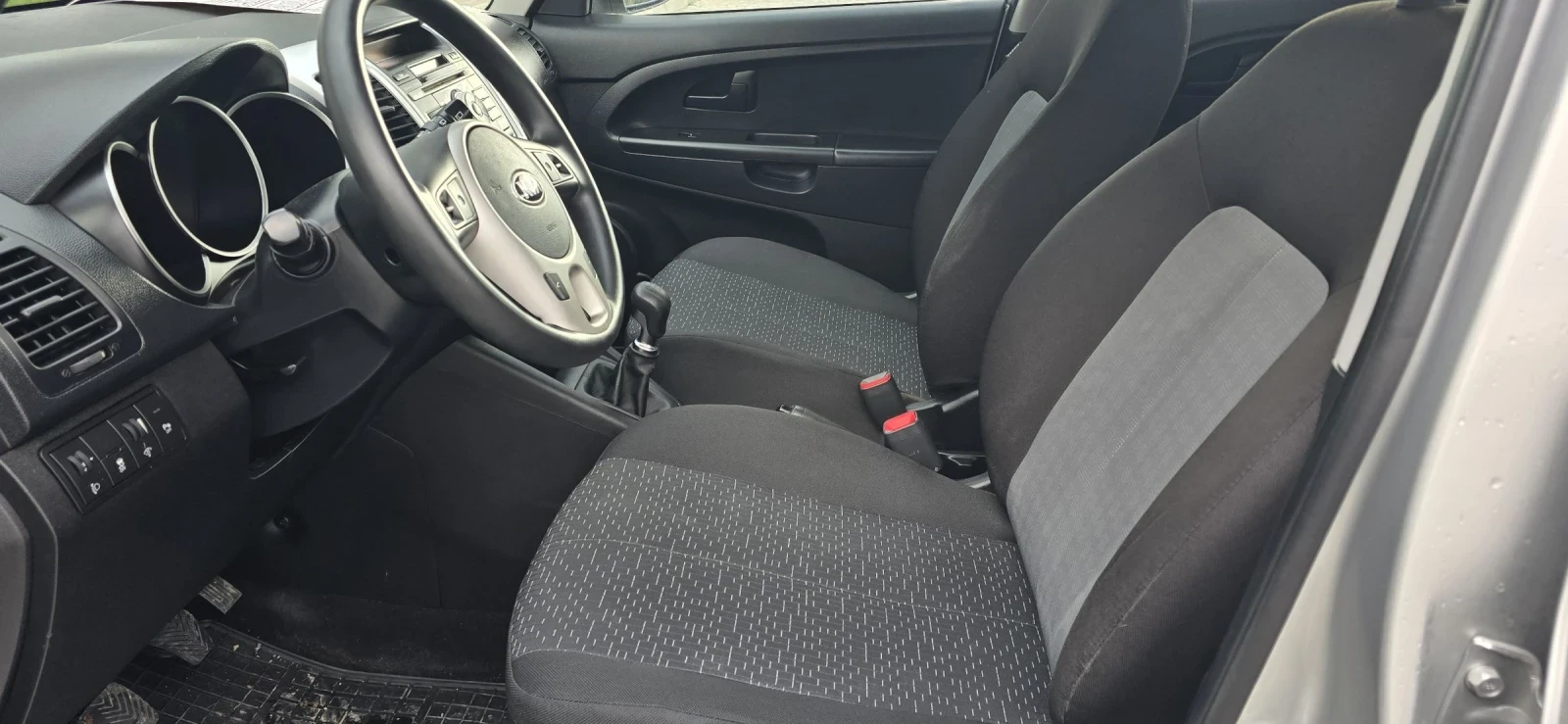 Kia Venga 1.4 90�.�. ������/������/��� | Mobile.bg � ����������� 8