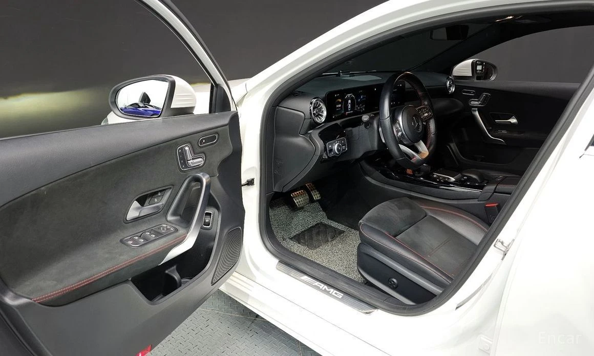 Mercedes-Benz A 35  - изображение 10