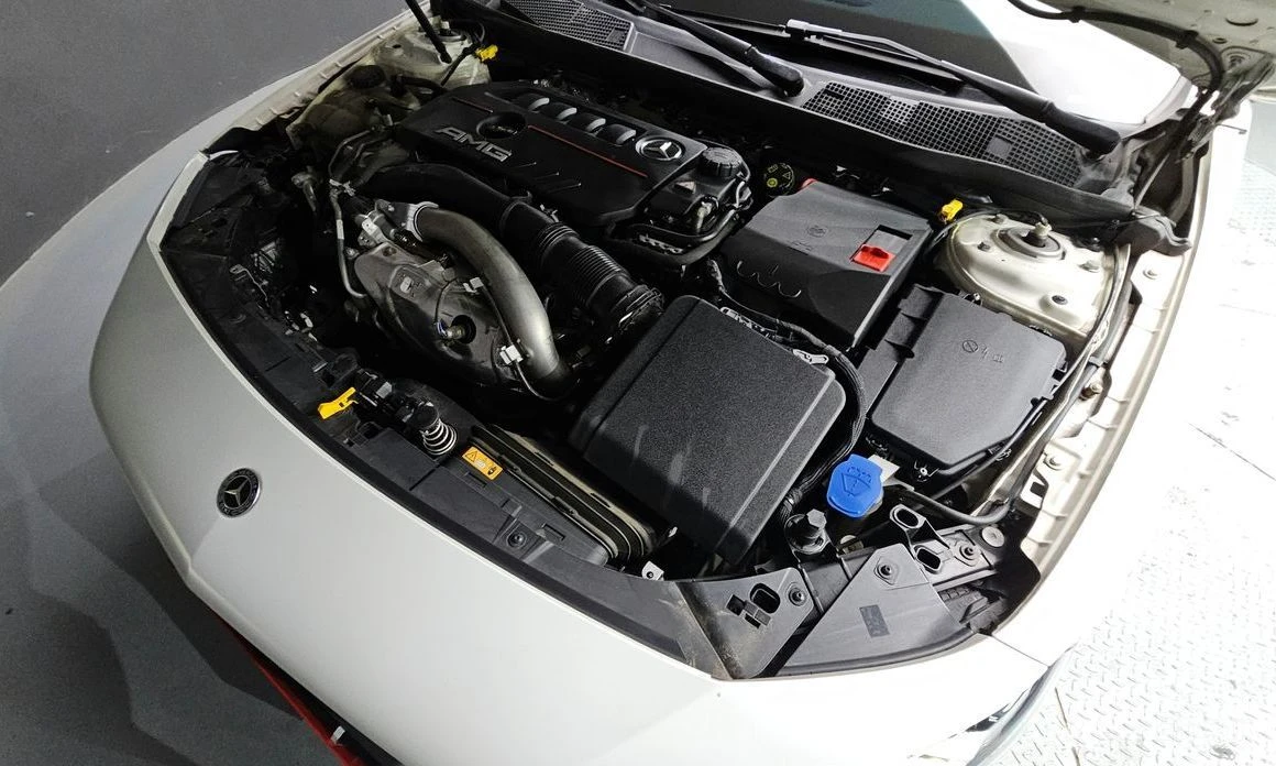 Mercedes-Benz A 35  - изображение 6