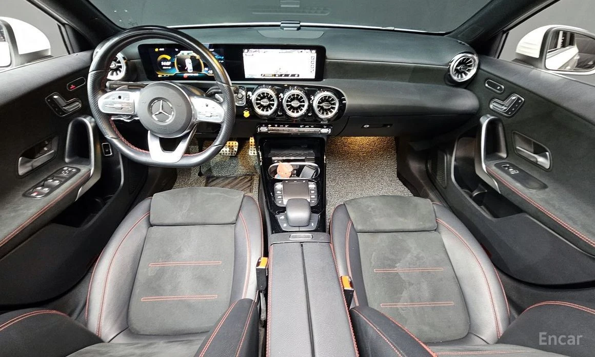 Mercedes-Benz A 35  - изображение 7