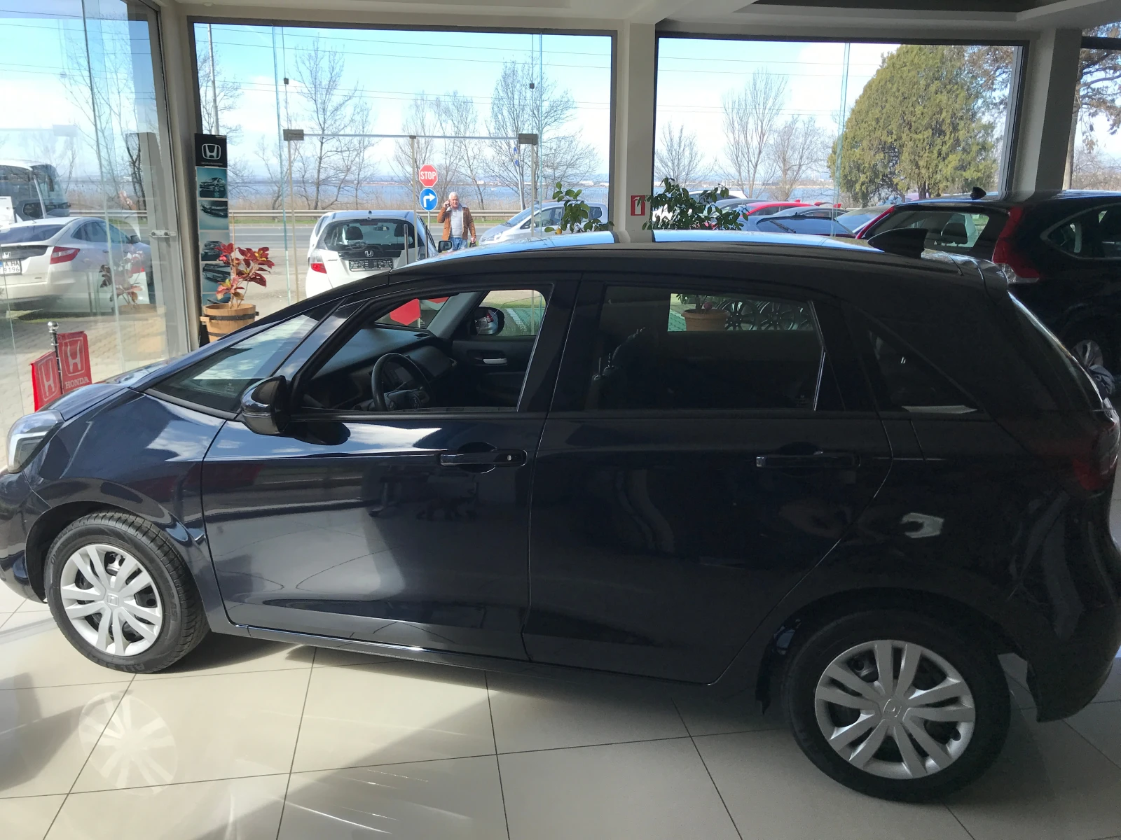 Honda Jazz 1, 5 e-HEV - изображение 3