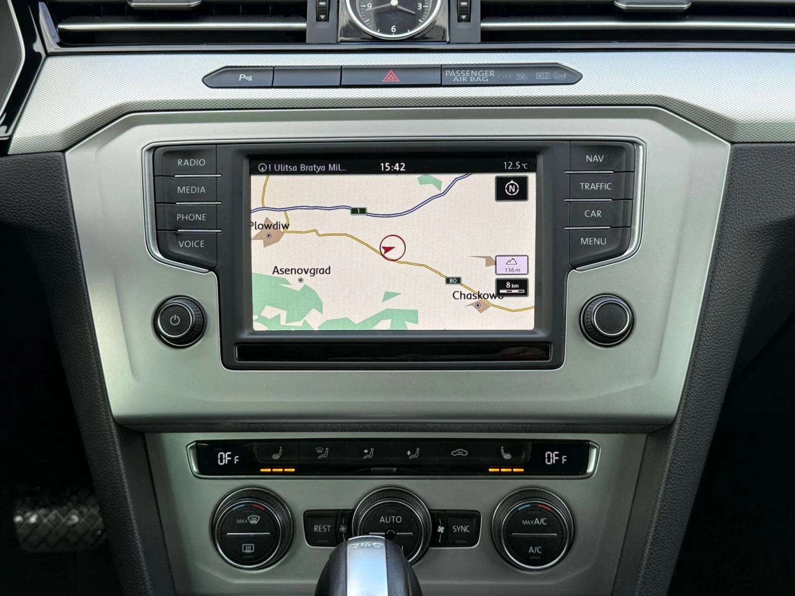 VW Passat 8 2.0TDI DSG 150к.с. !!! 100% РЕАЛНИ КИЛОМЕТРИ !!!, снимка 13 - Автомобили и джипове - 53726060