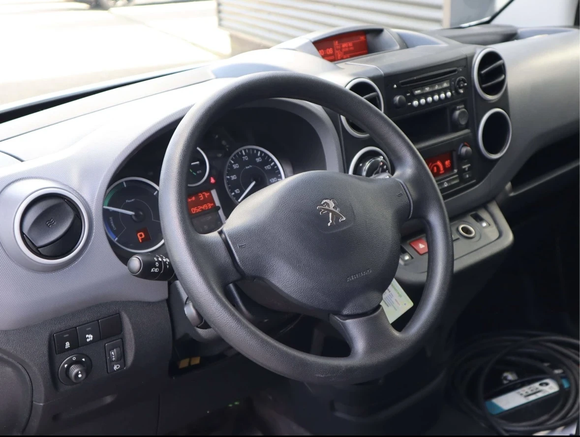 Peugeot Partner, снимка 6 - Автомобили и джипове - 53738313