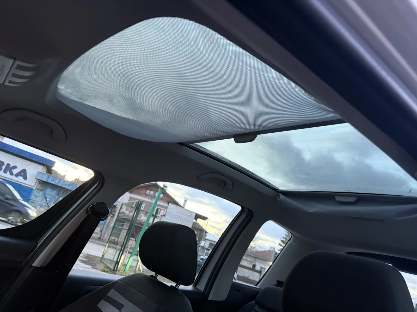 Skoda Roomster 1.4тди, снимка 9 - Автомобили и джипове - 53749185