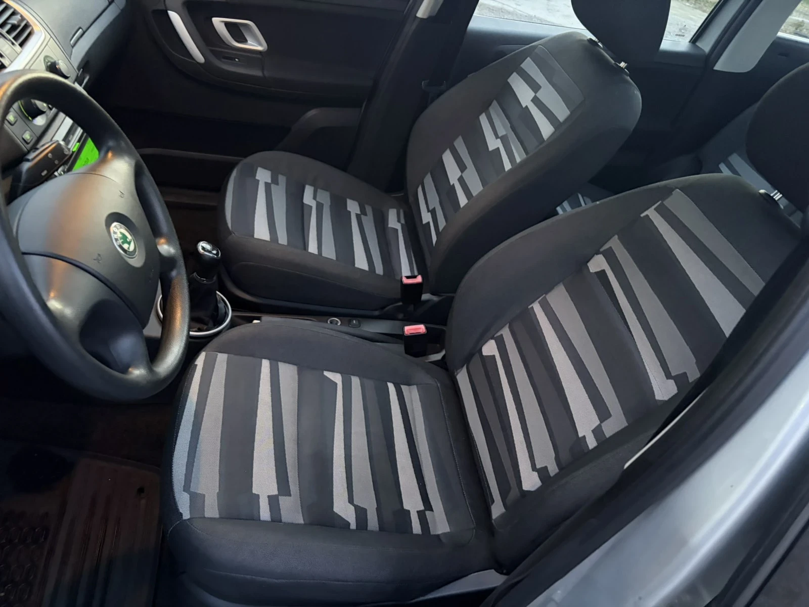 Skoda Roomster 1.4тди, снимка 10 - Автомобили и джипове - 53749185