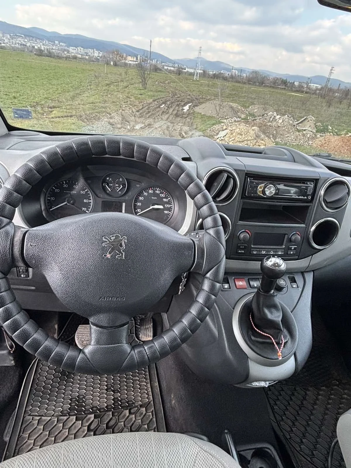 Peugeot Partner 1.6 Hdi, снимка 14 - Автомобили и джипове - 53770118
