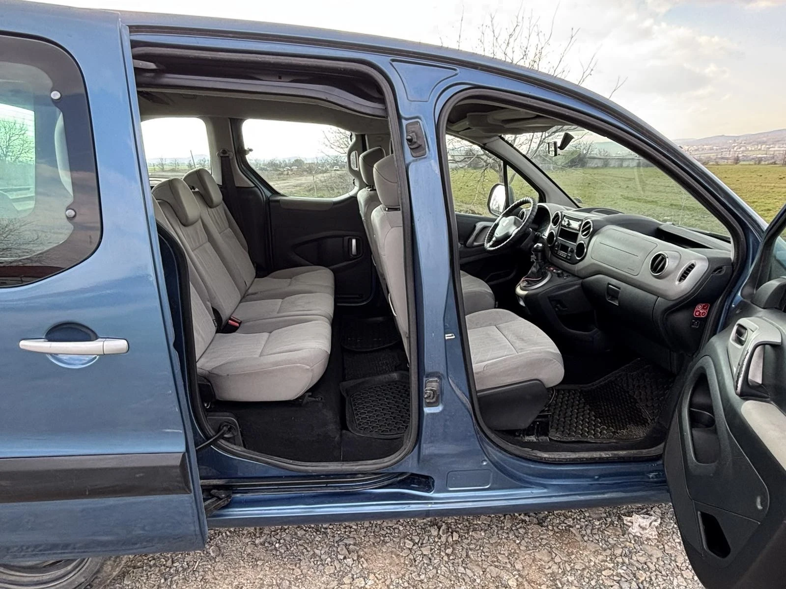 Peugeot Partner 1.6 Hdi, снимка 10 - Автомобили и джипове - 53770118