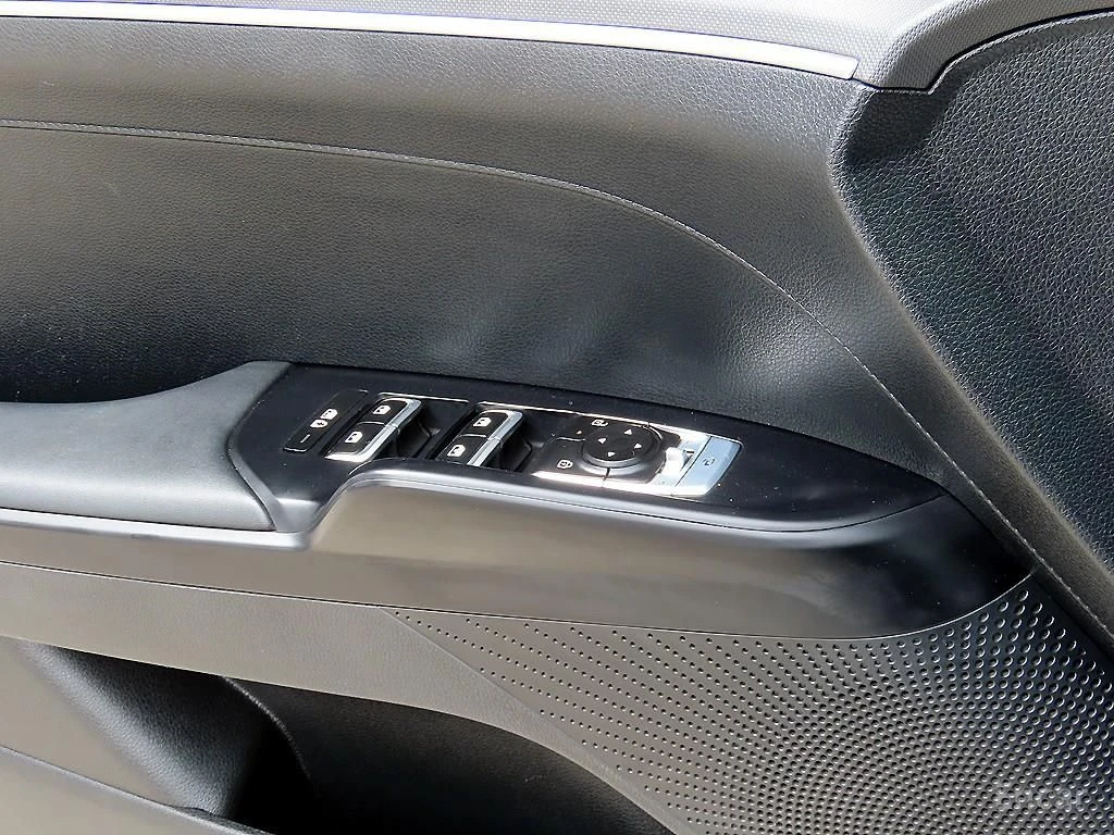 Kia K5 PRESTIGE* КОЖА* ПОДГРЕВ* ОБДУХВАНЕ* , снимка 11 - Автомобили и джипове - 54327409