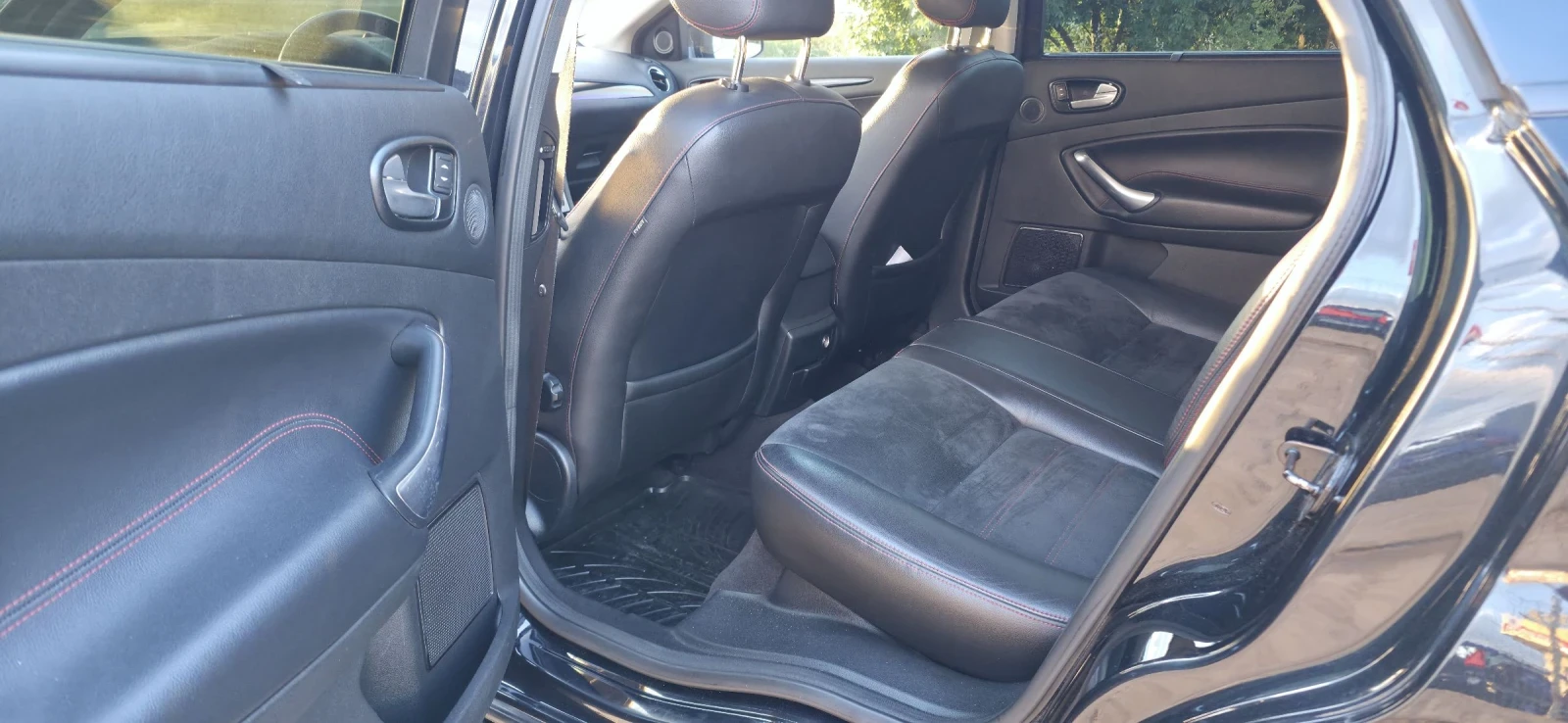 Ford Mondeo 2.5T, снимка 15 - Автомобили и джипове - 55082562