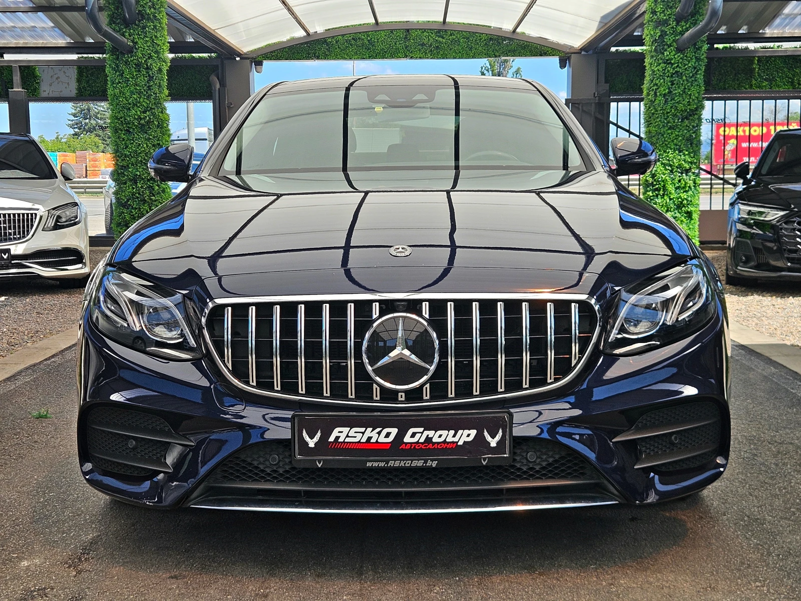 Mercedes-Benz E 220 AMG/4MAT/DISTR/360CAMERA/CAR PLAY/AMBI/ПОДГРЕВ/LIZ, снимка 2 - Автомобили и джипове - 54677840