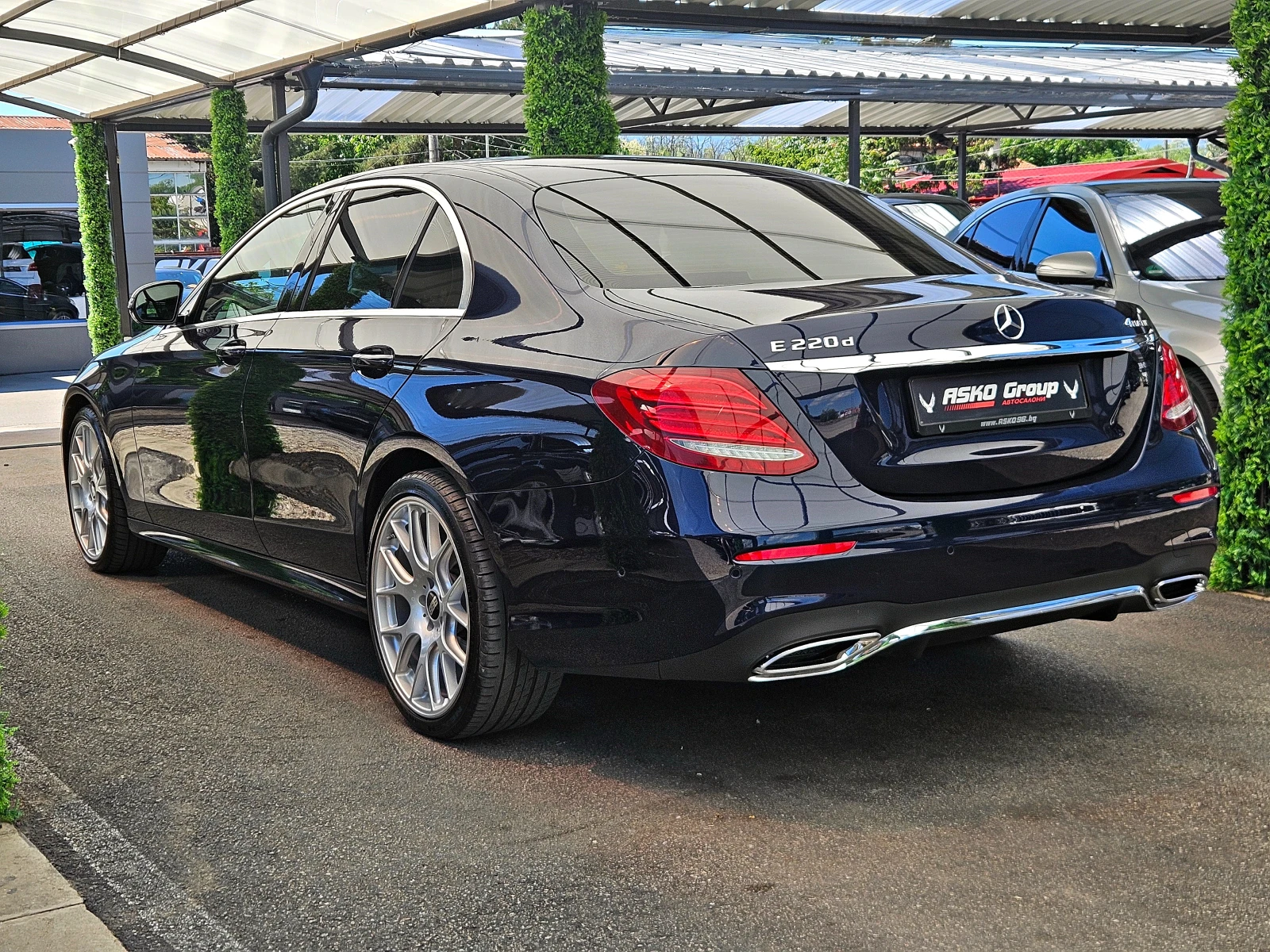 Mercedes-Benz E 220 AMG/4MAT/DISTR/360CAMERA/CAR PLAY/AMBI/ПОДГРЕВ/LIZ, снимка 7 - Автомобили и джипове - 54677840