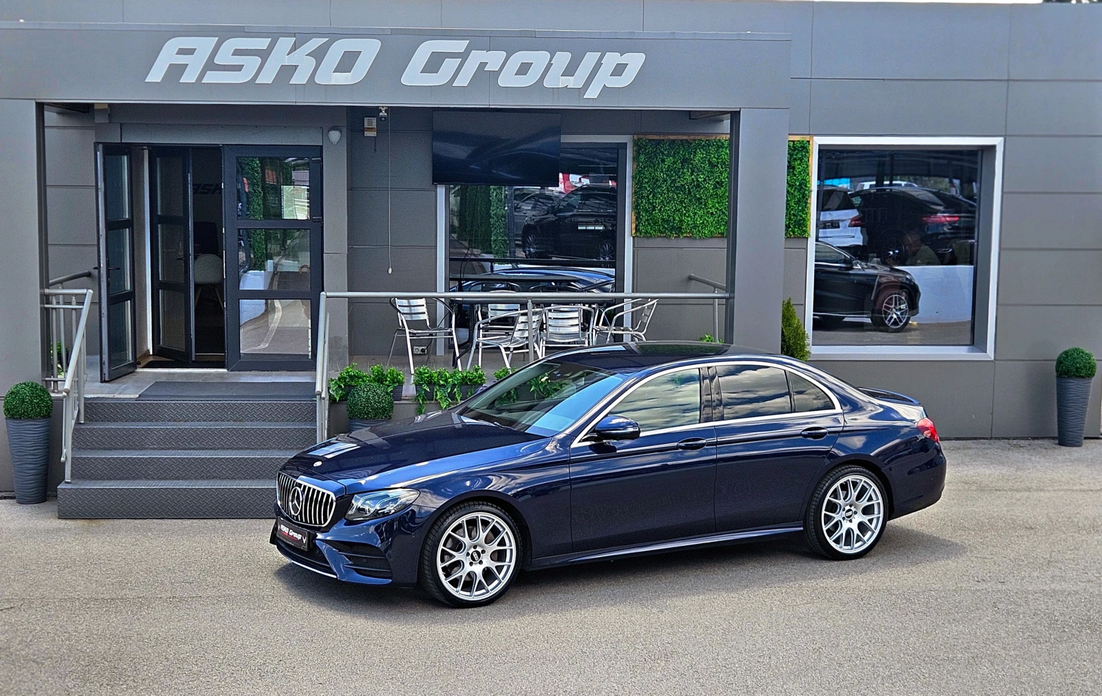 Mercedes-Benz E 220 AMG/4MAT/DISTR/360CAMERA/CAR PLAY/AMBI/ПОДГРЕВ/LIZ, снимка 17 - Автомобили и джипове - 54677840