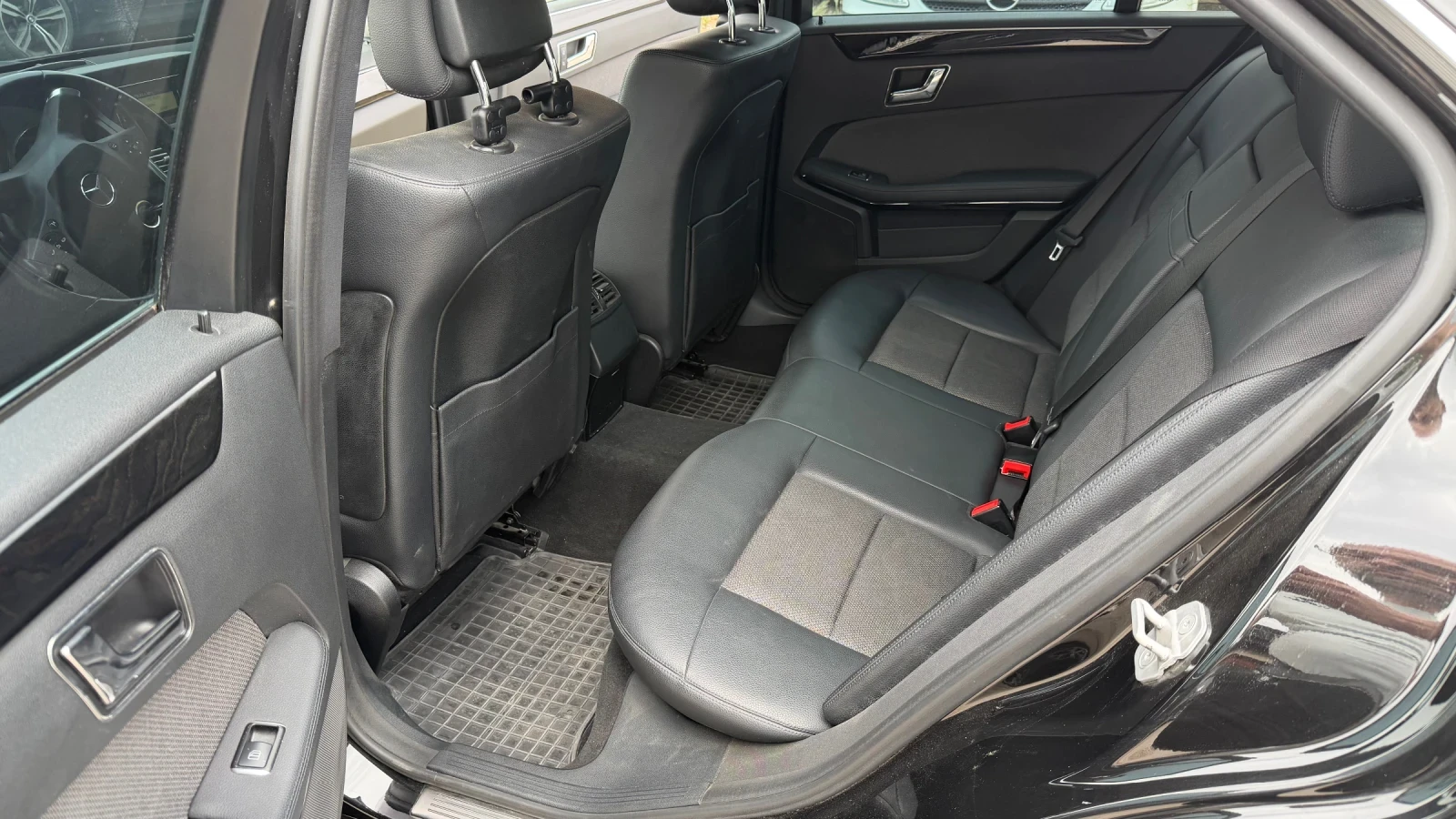 Mercedes-Benz E 200 CDI , снимка 11 - Автомобили и джипове - 54748835