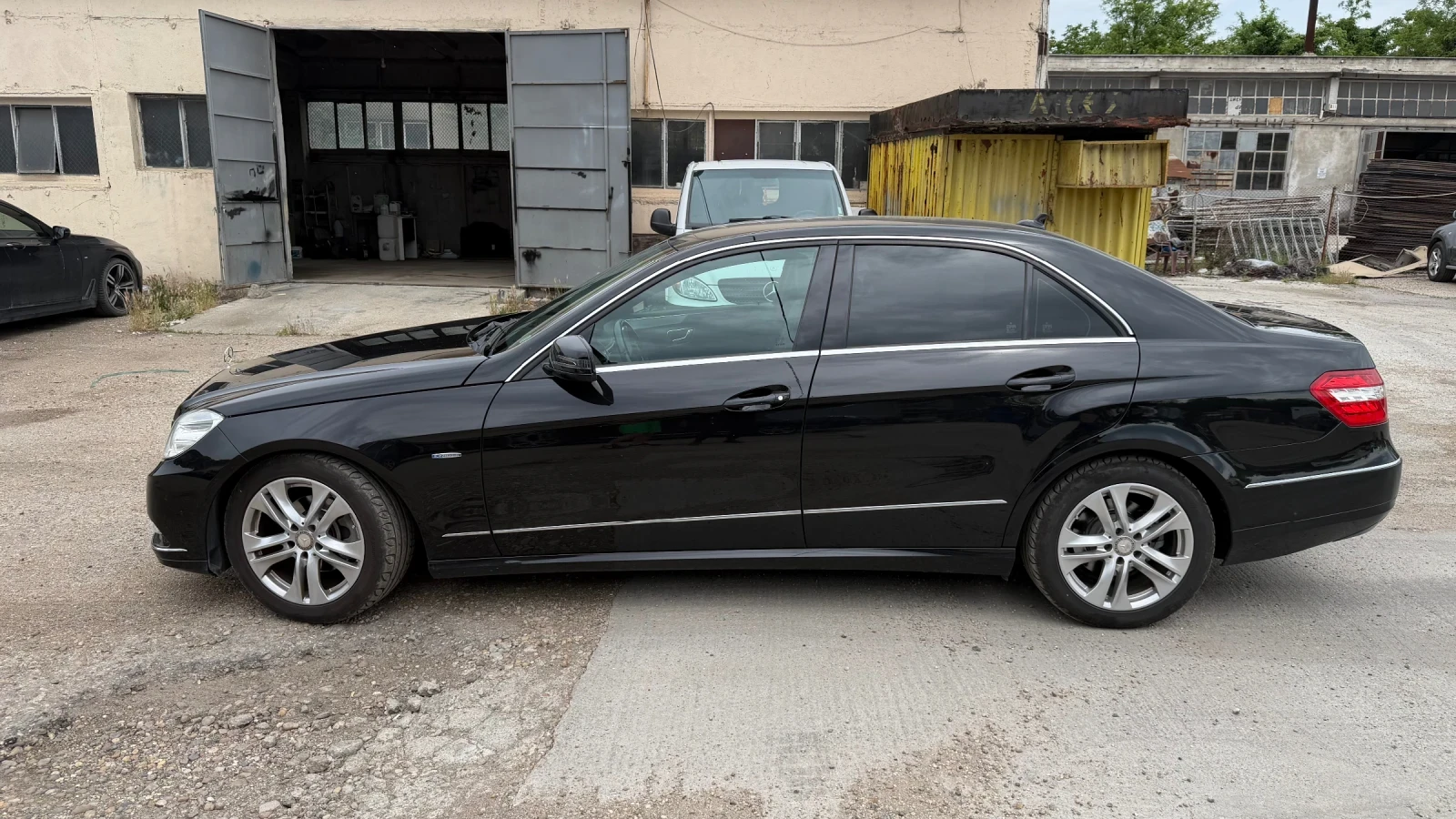 Mercedes-Benz E 200 CDI , снимка 3 - Автомобили и джипове - 54748835