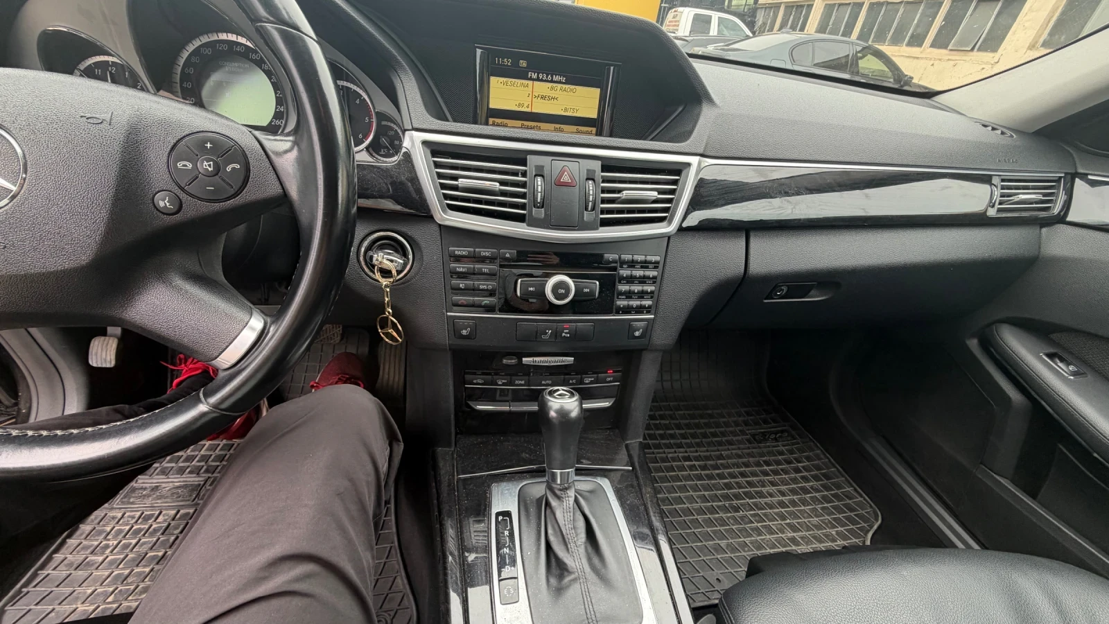 Mercedes-Benz E 200 CDI , снимка 15 - Автомобили и джипове - 54748835