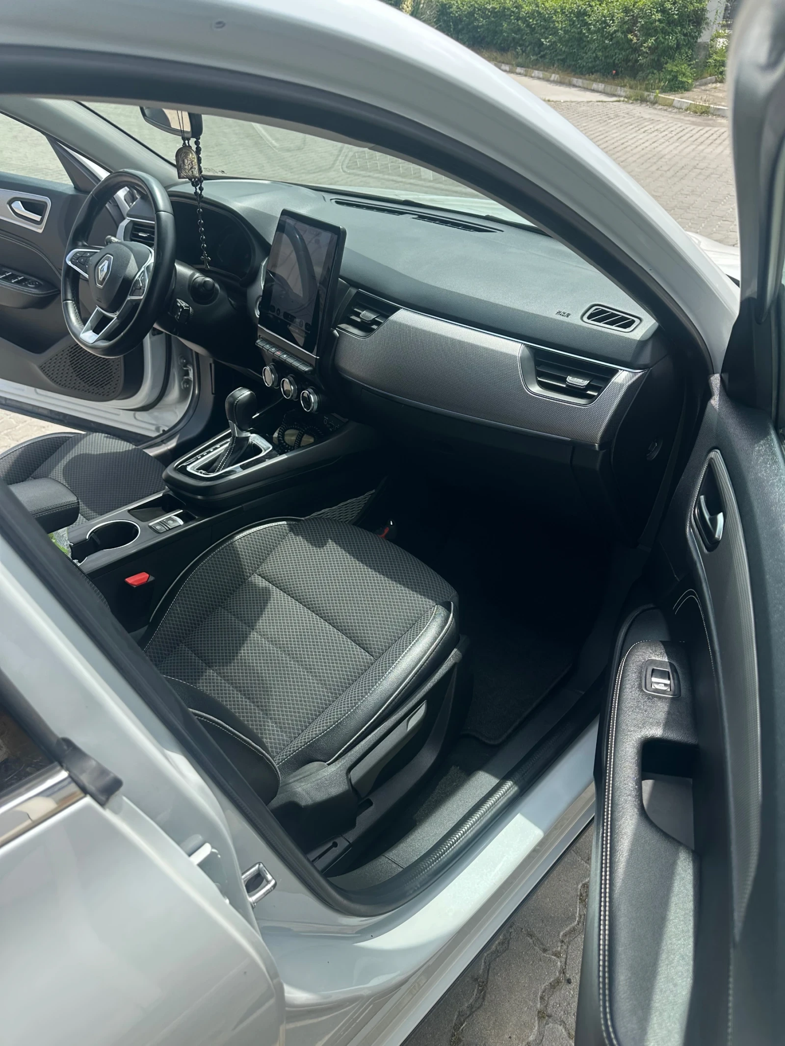 Renault Arkana 1.6 e- tech hybrid, снимка 12 - Автомобили и джипове - 54803148