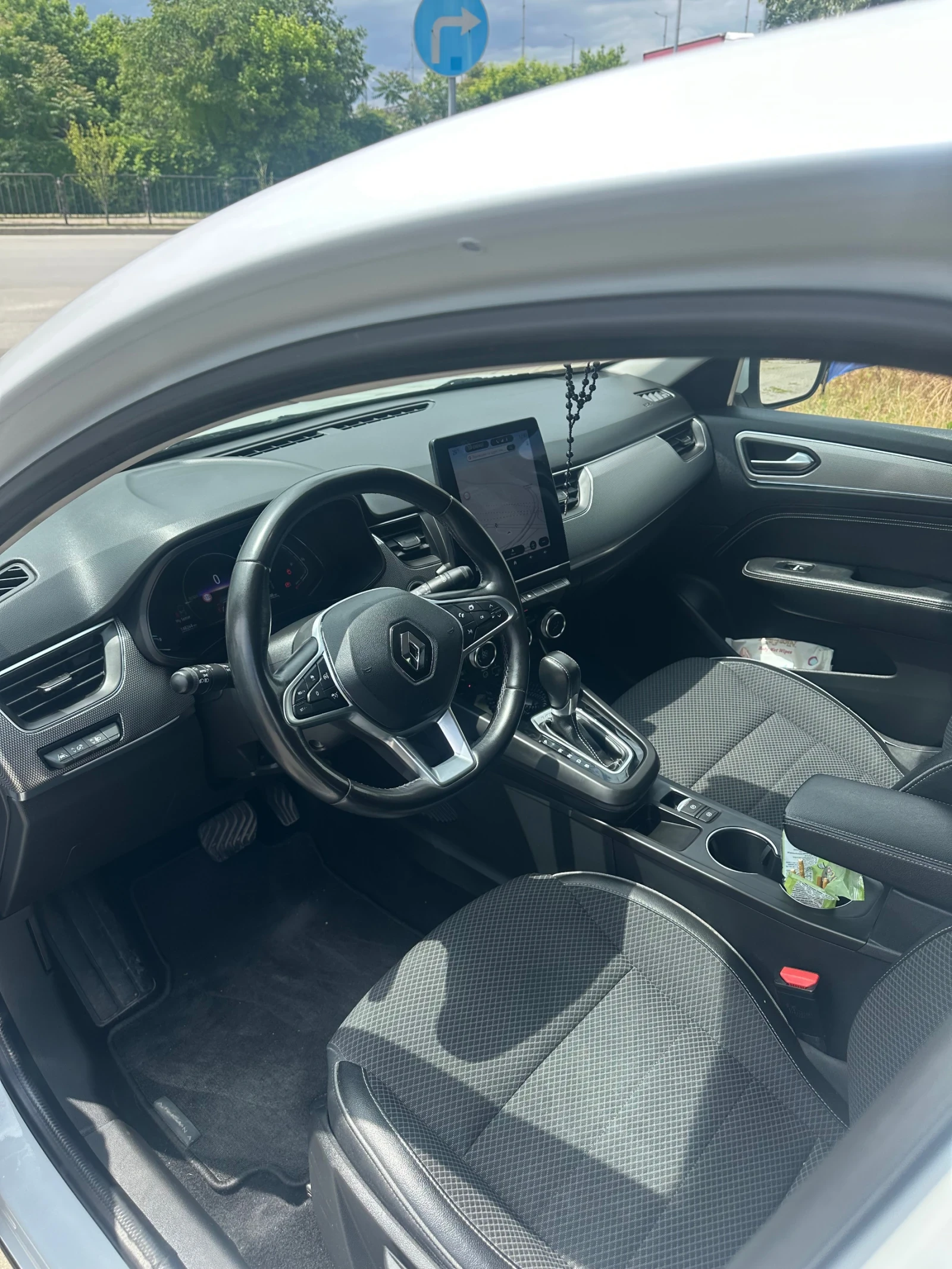 Renault Arkana 1.6 e- tech hybrid, снимка 8 - Автомобили и джипове - 54803148
